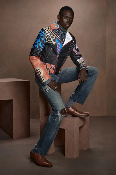 Look 10